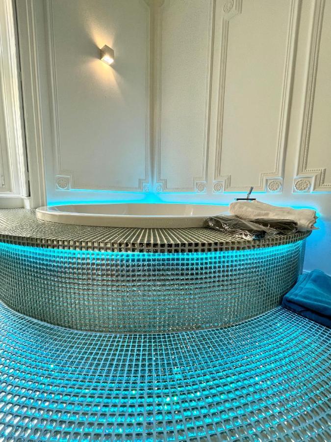 Enzo Capo Jacuzzi Andrassy Leilighet Budapest Eksteriør bilde
